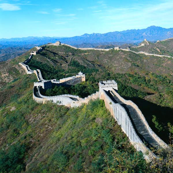 Čínská zeď je skutečně skvostná a velkolepá